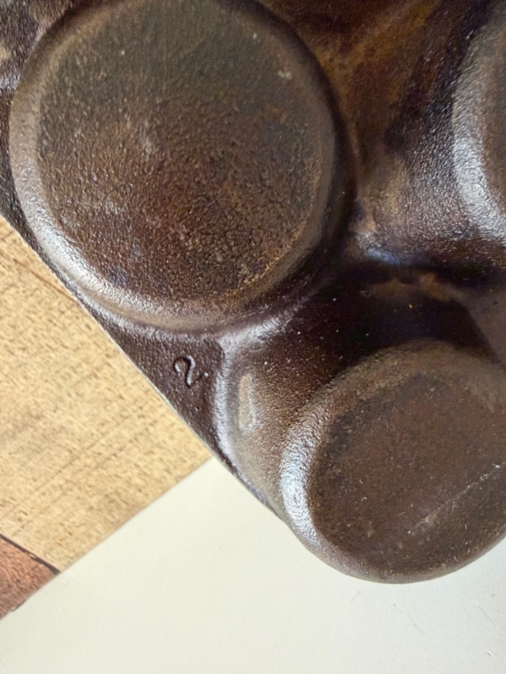 Vintage BSR Cast Iron Biscuit Muffin Pan - Picture 5 of 13
